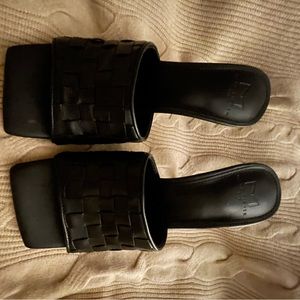 New Marc fisher low heels size 6